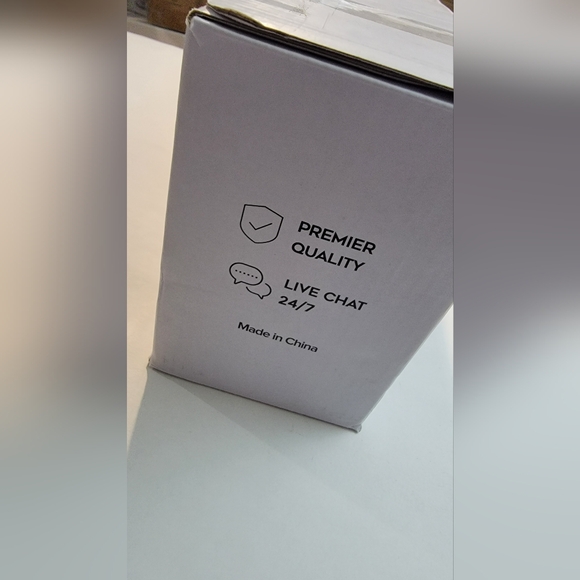 MegaWise 80kpa Vacuum Sealer Machine Powerful but Compact, Bags and Cutter - Picture 9 of 10